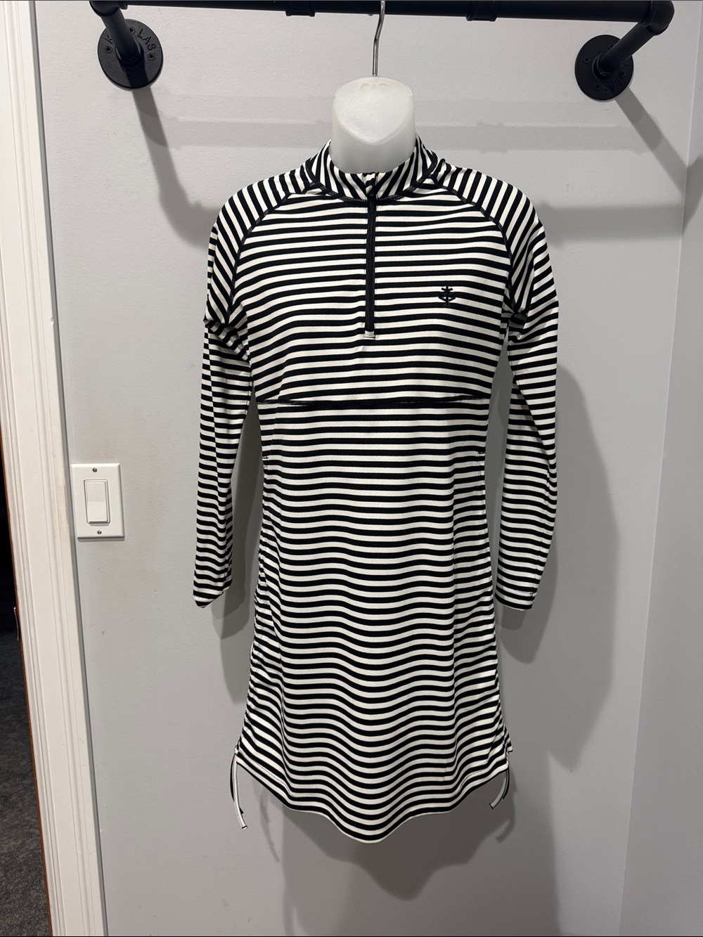 Coolibae spf 50 Striped Black & White Quarter-Zip swim coverup - size xs